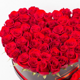  Kemer Flower Delivery 51 Red Roses in a Heart Black Box