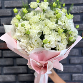  Kemer Florist White Lisianthus Bouquet