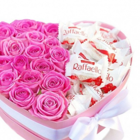  Kemer Florist Pink Rose & Raffaello in Heart Pink Box