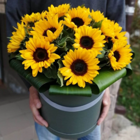 Kemer Florist 19 pieces sunflower arrangement in a box