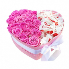  Kemer Florist Pink Rose & Raffaello in Heart Pink Box