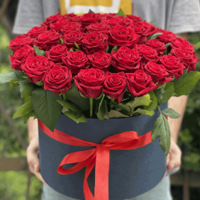  Kemer Flower Order 35 Red Rose Arrangement in Black Box