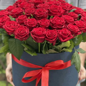  Kemer Flower Order 35 Red Rose Arrangement in Black Box